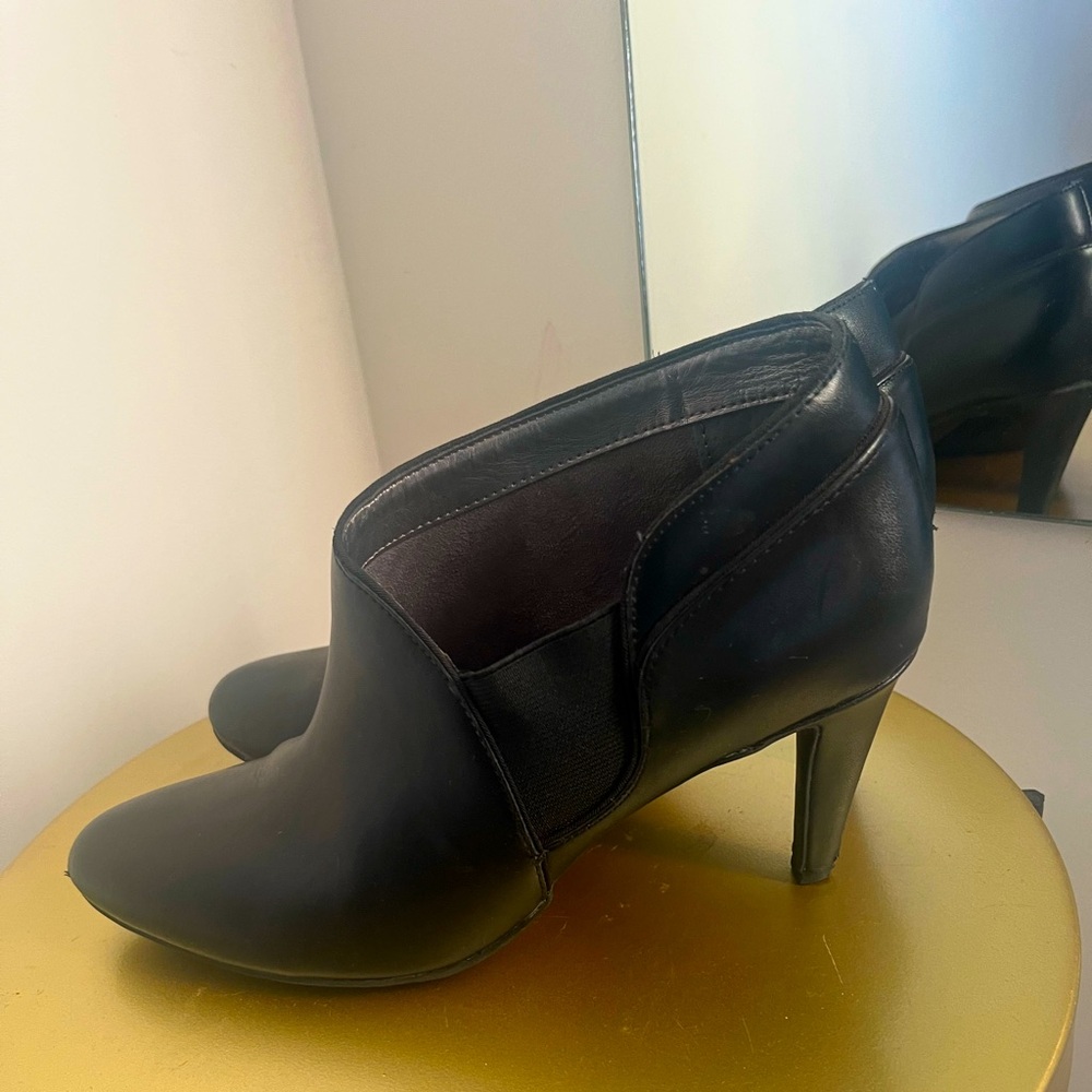 Adrienne Vittadini Black heels